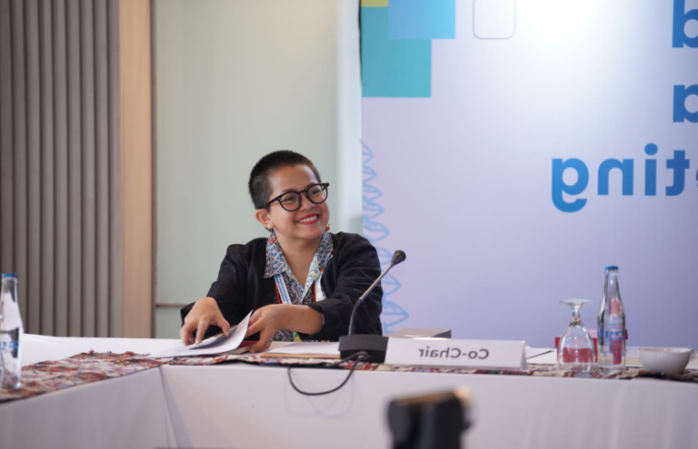 Perempuan dengan HIV, Ayu Oktariani.